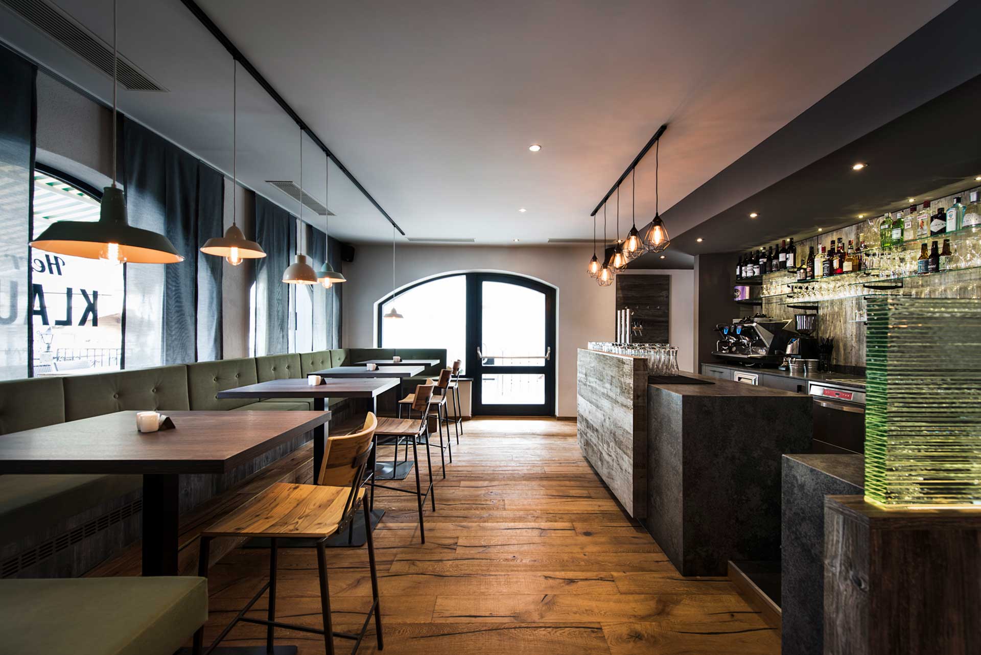 38comma5-agentur-studios-herr-klaus-burger-restaurant-3